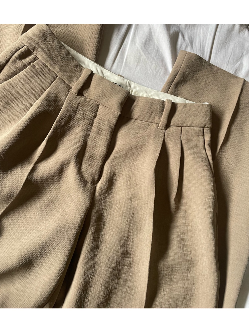 Aritzia effortless pant- low rise
